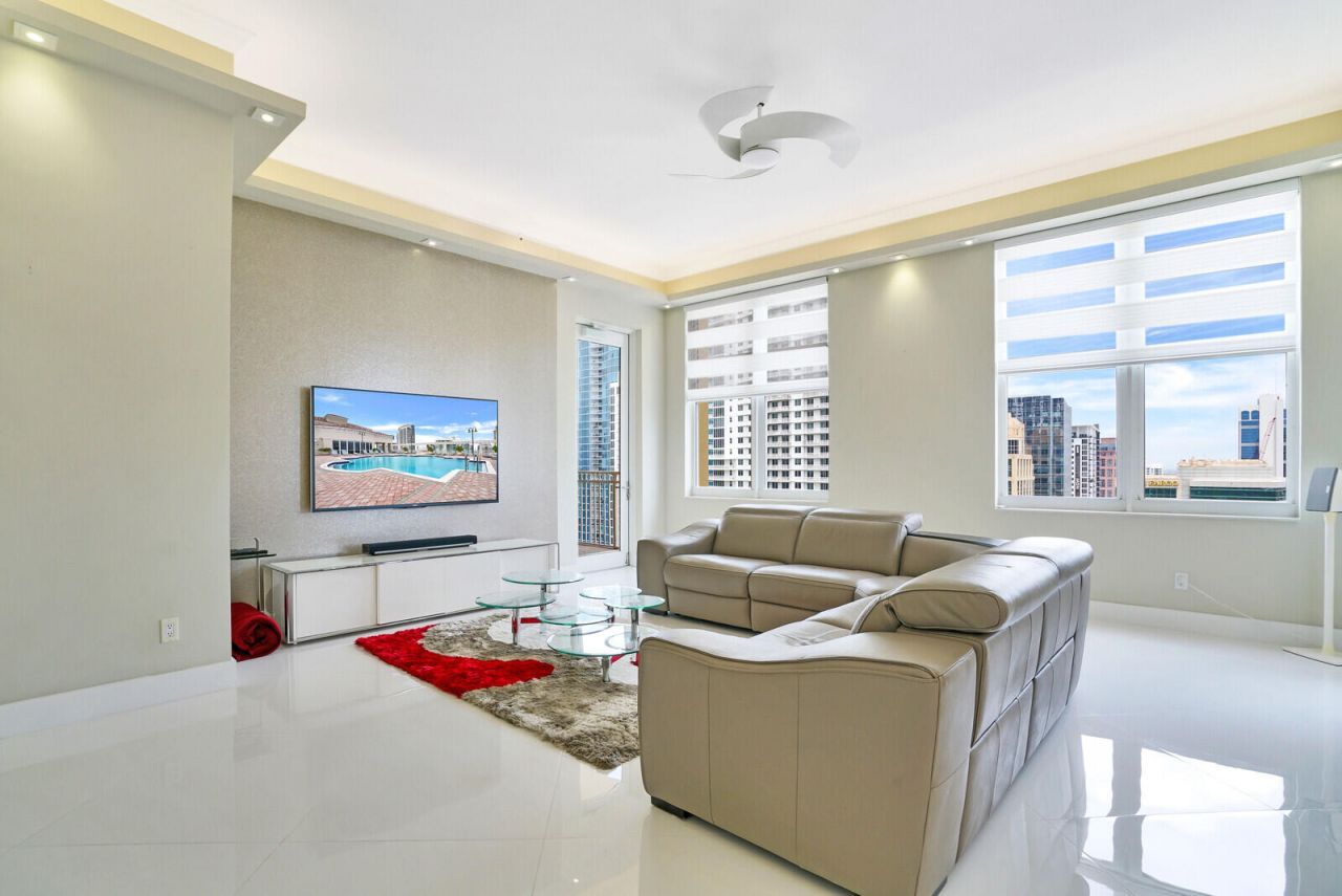 511 SE 5th Avenue, Unit 2417, Fort Lauderdale, FL 33301 Photo