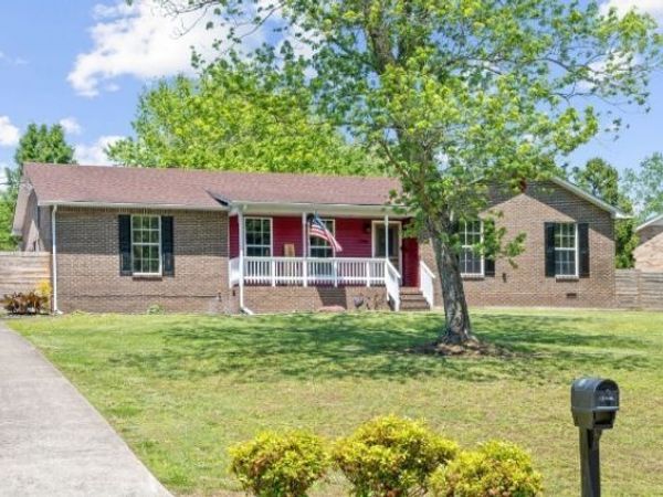 1740 Broadripple Dr, Clarksville, TN 37042
