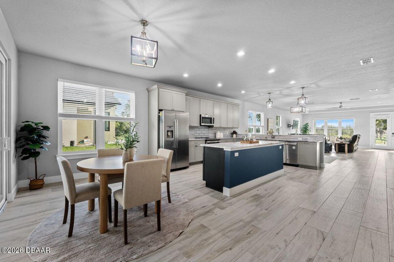 590 W Lake Winnemissett Drive, Deland, FL 32724 Photo