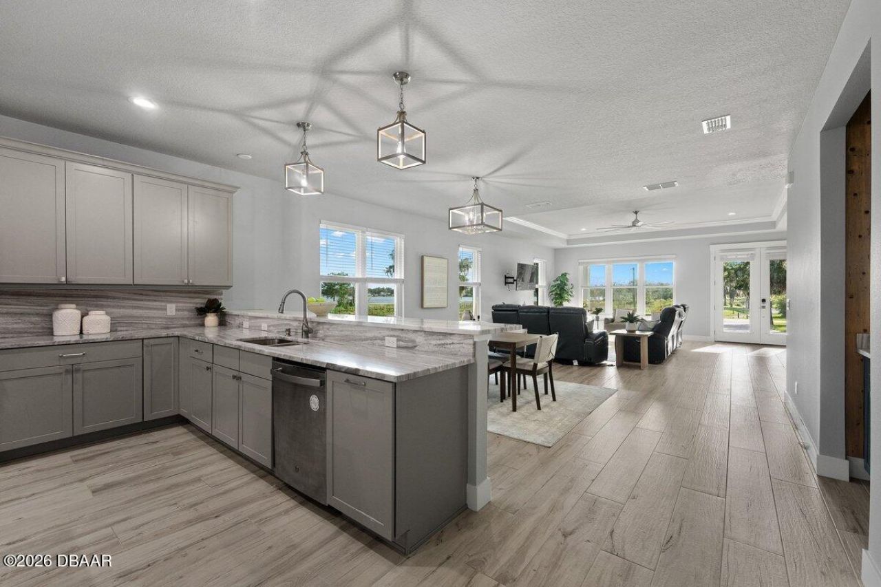 590 W Lake Winnemissett Drive, Deland, FL 32724 Photo