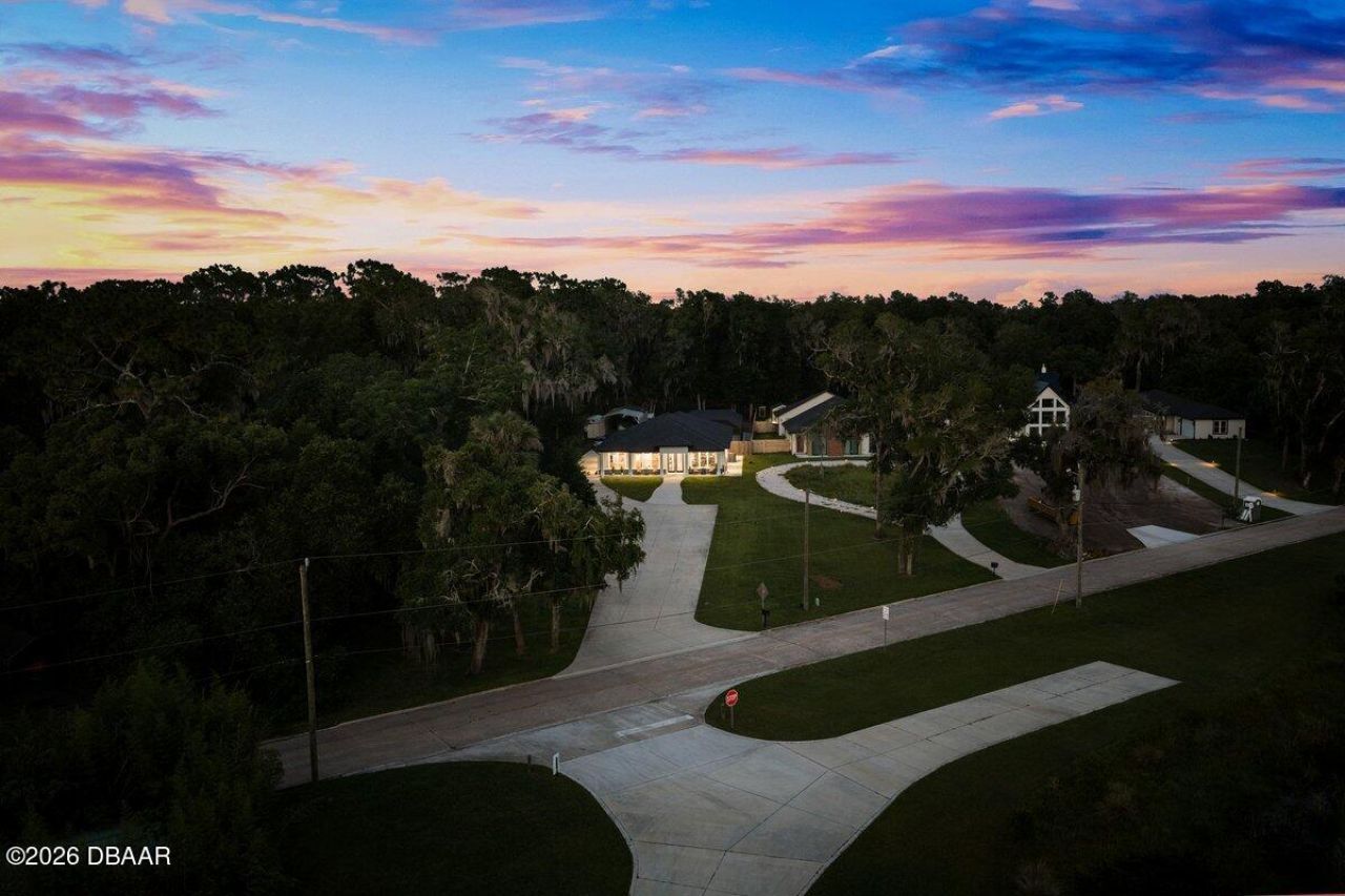 590 W Lake Winnemissett Drive, Deland, FL 32724 Photo