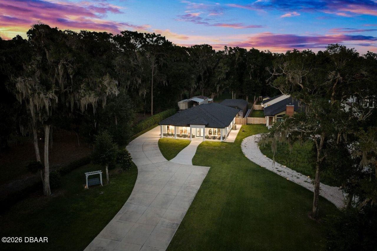 590 W Lake Winnemissett Drive, Deland, FL 32724 Photo