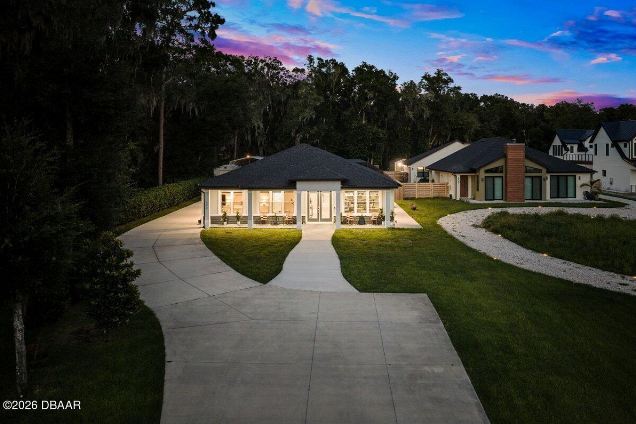 590 W Lake Winnemissett Drive, Deland, FL 32724 Photo