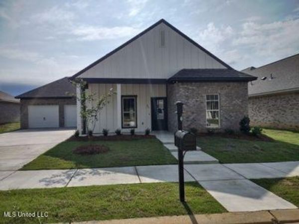 843 Long Leaf Circle, Brandon, MS 39042