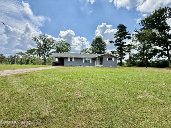 18592 Mississippi 35 , Mize, MS 39116