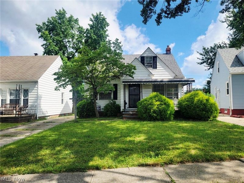 18305 Knoll Drive, Maple Heights, OH 44137 Photo 1