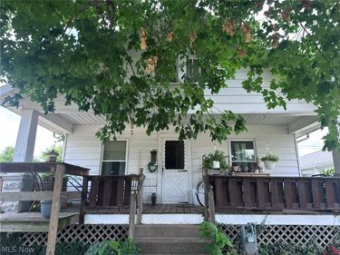 490 Oxford Avenue, Newcomerstown, OH 43832