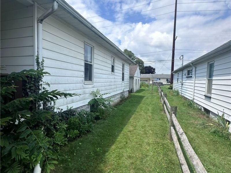 490 Oxford Avenue, Newcomerstown, OH 43832 Photo 4