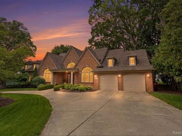 5110 Kitson Lane, West Bloomfield Twp, MI 48324