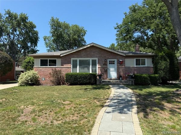 16996 MARGUERITE Street, Beverly Hills Vlg, MI 48025