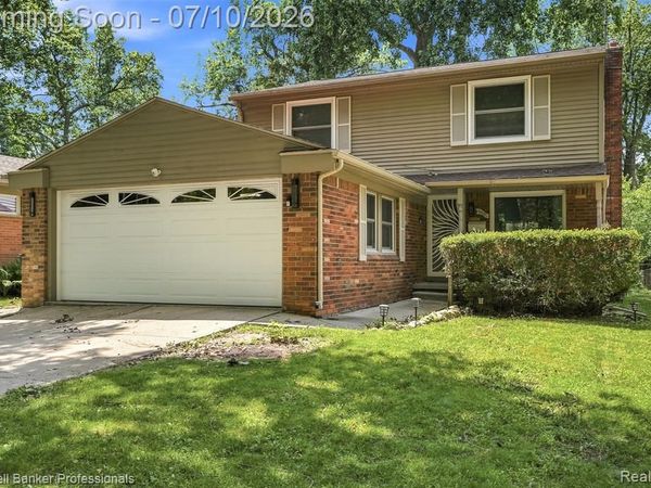 23821 Manistee Street, Oak Park, MI 48237
