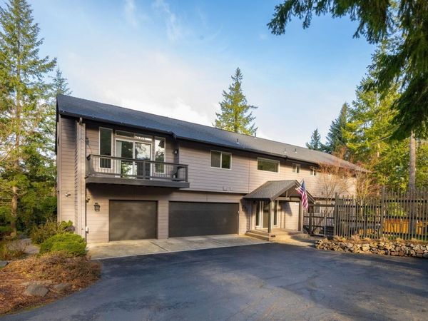 2885 E Point Hayden DR, Hayden Lake, ID 83835