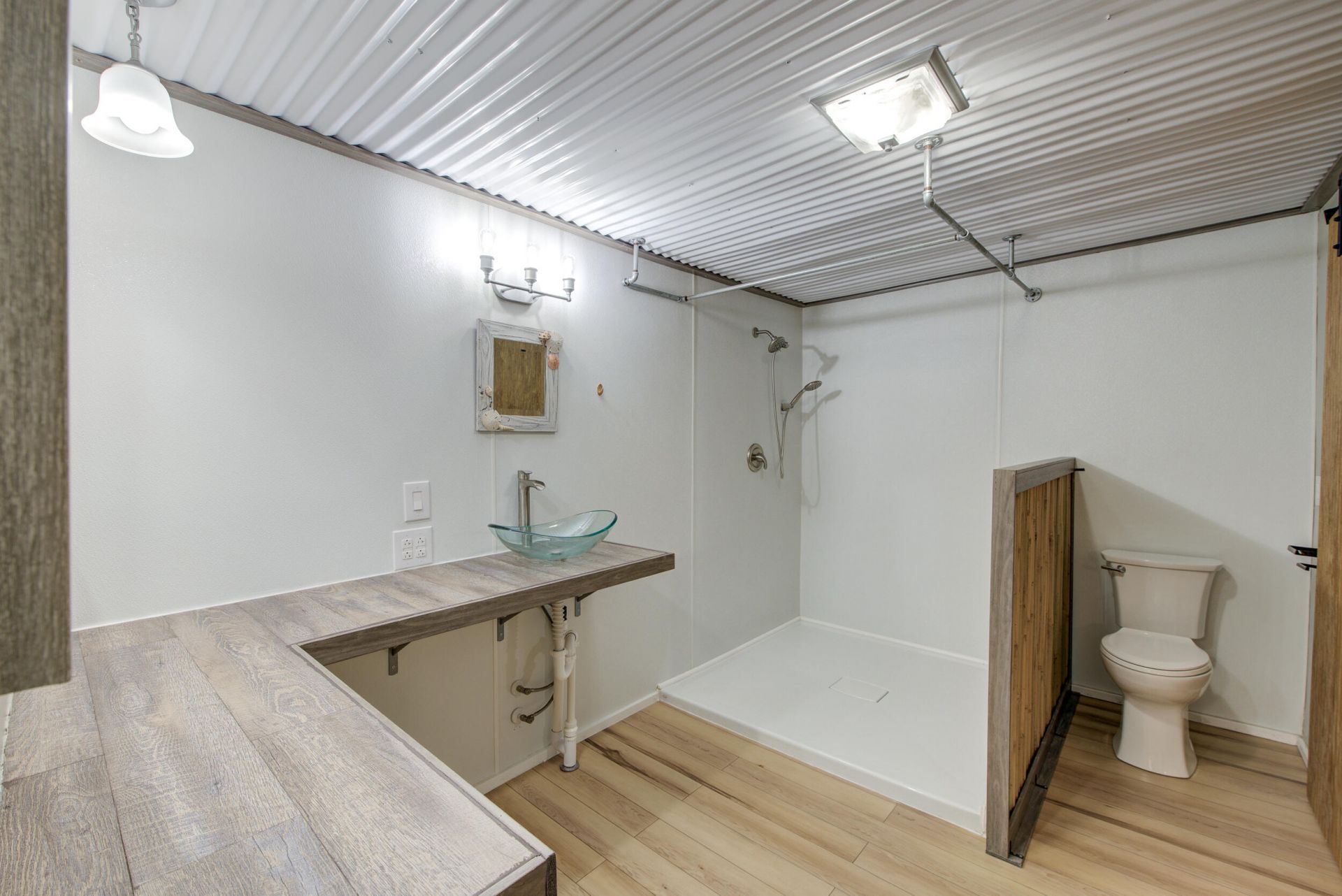 928 Leonard Drive Photo 16