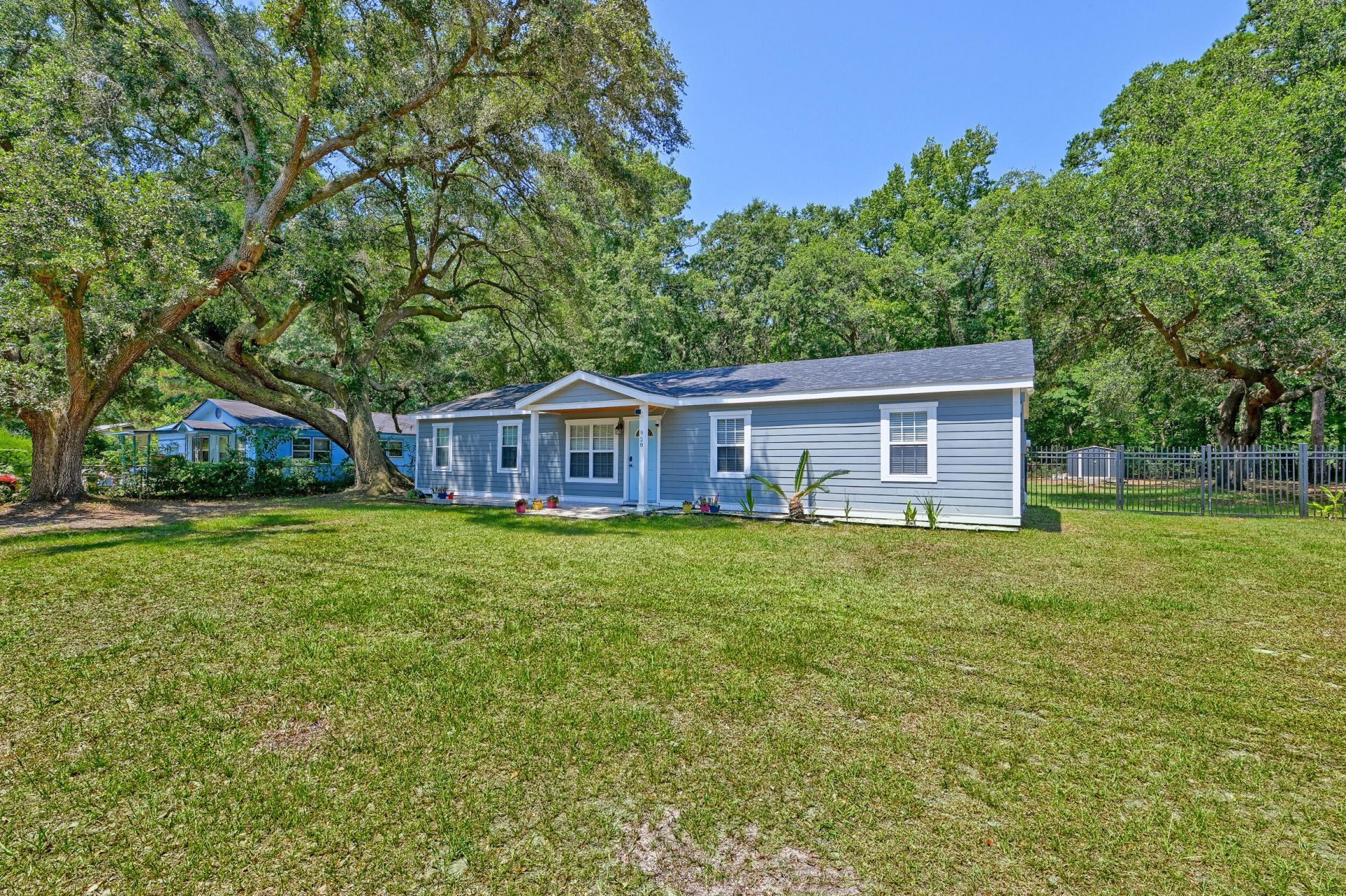 928 Leonard Drive Photo 28