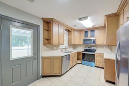 928 Leonard Drive photo 4