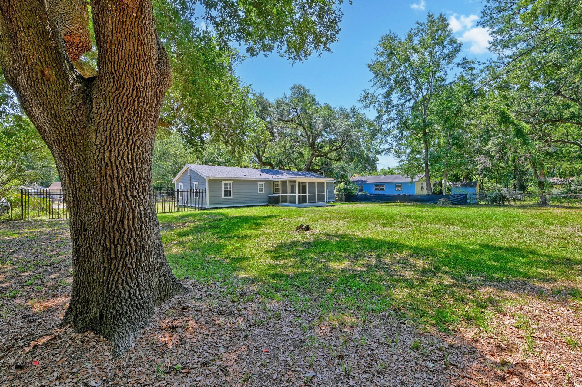 928 Leonard Drive Photo 42