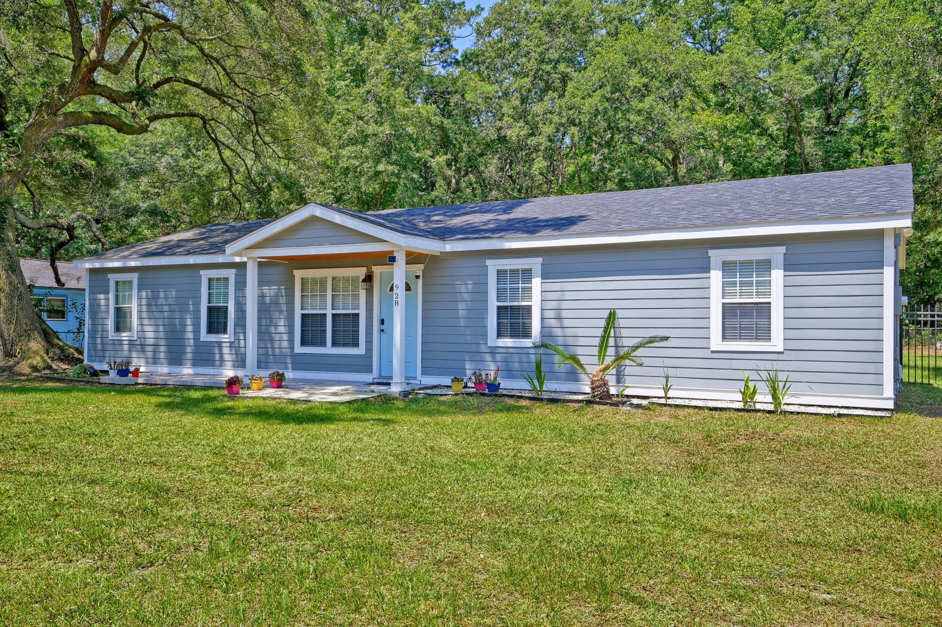 928 Leonard Drive Photo 45
