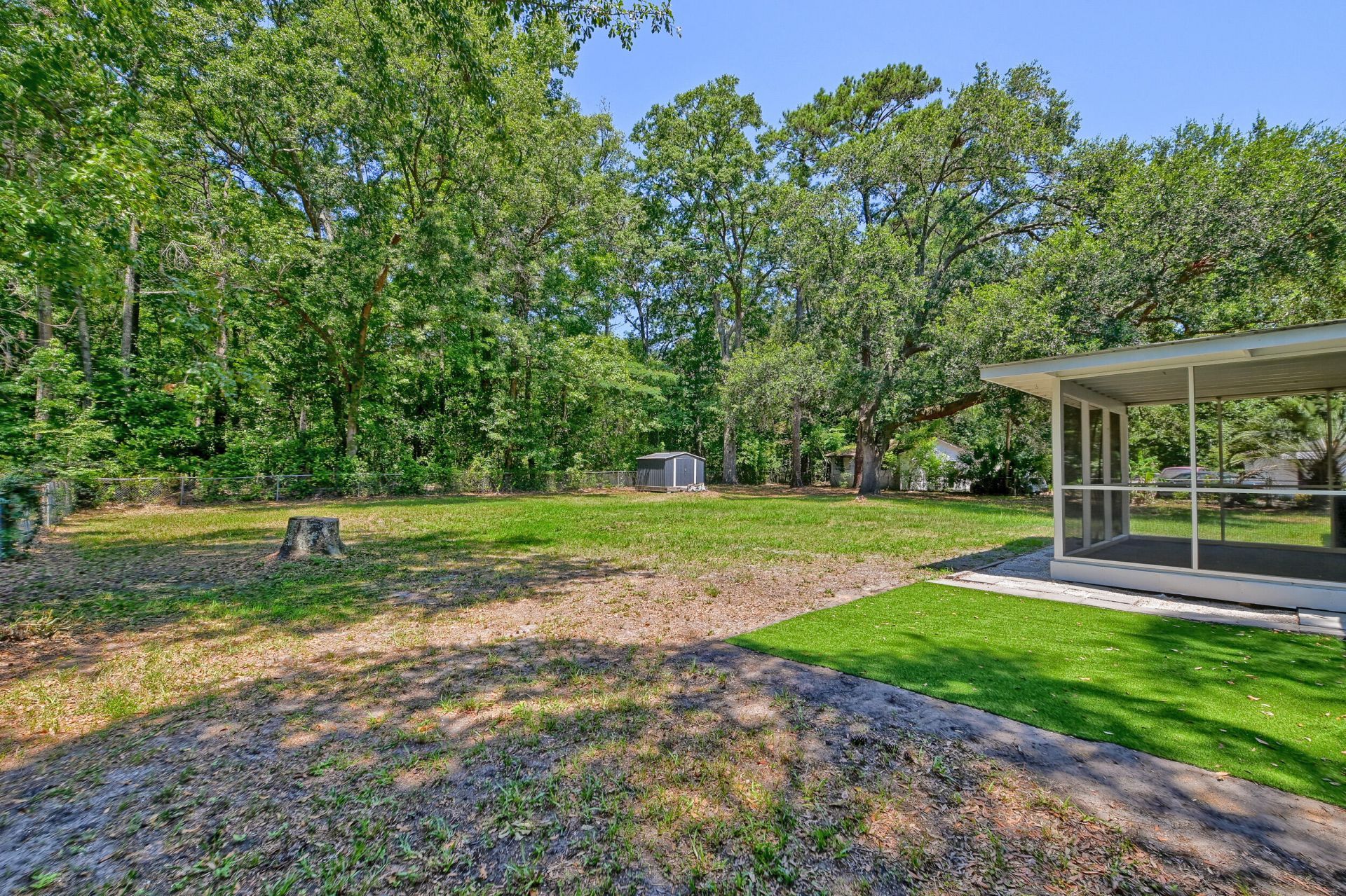 928 Leonard Drive Photo 6