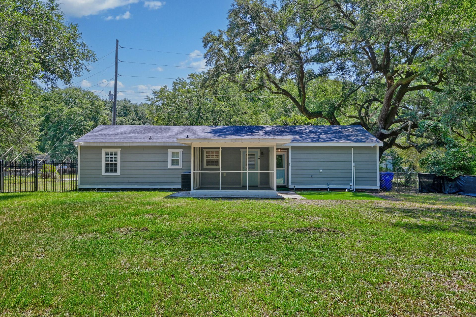 928 Leonard Drive Photo 8