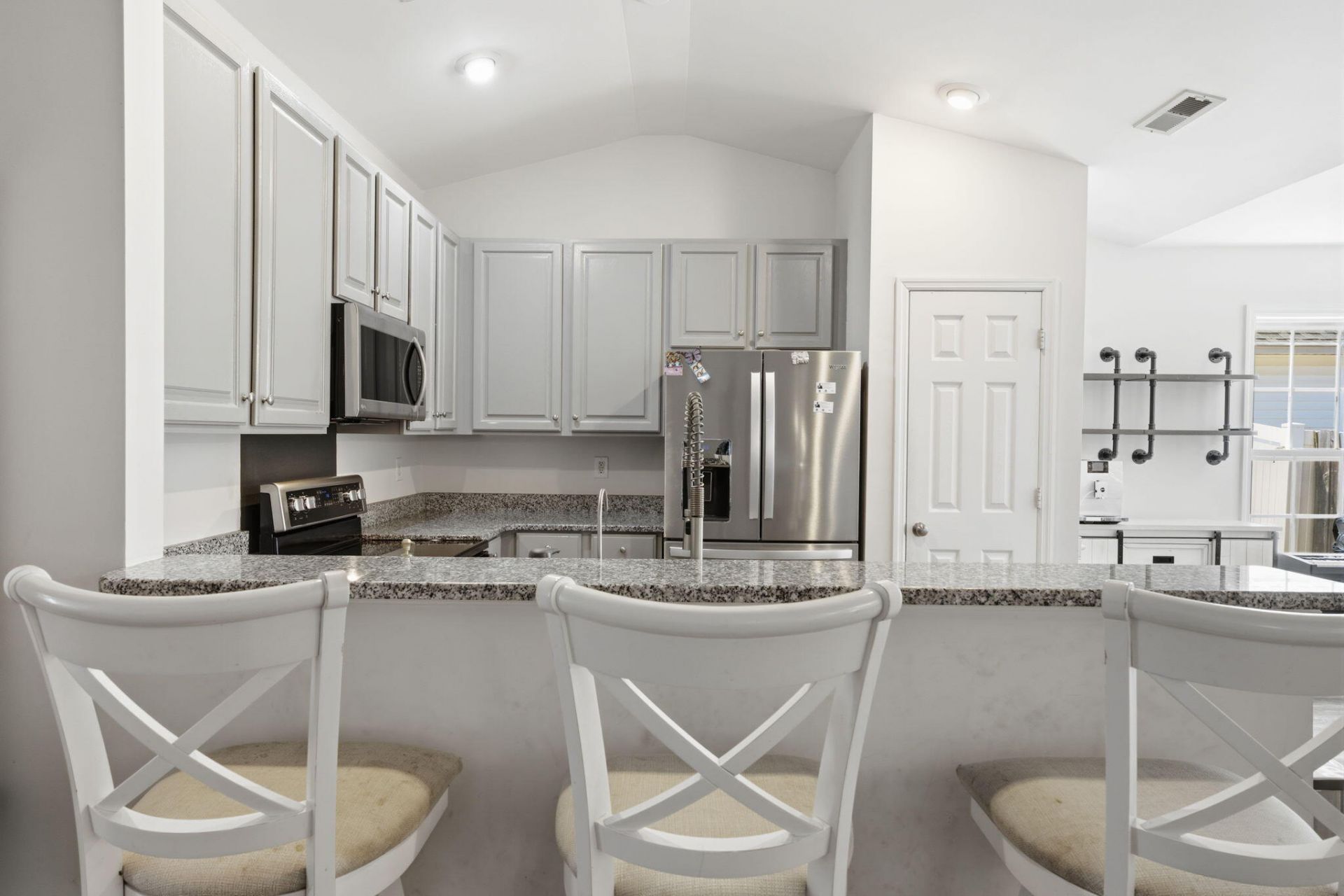 1572 Wellesley Circle Photo 10