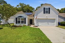 1572 Wellesley Circle photo 4