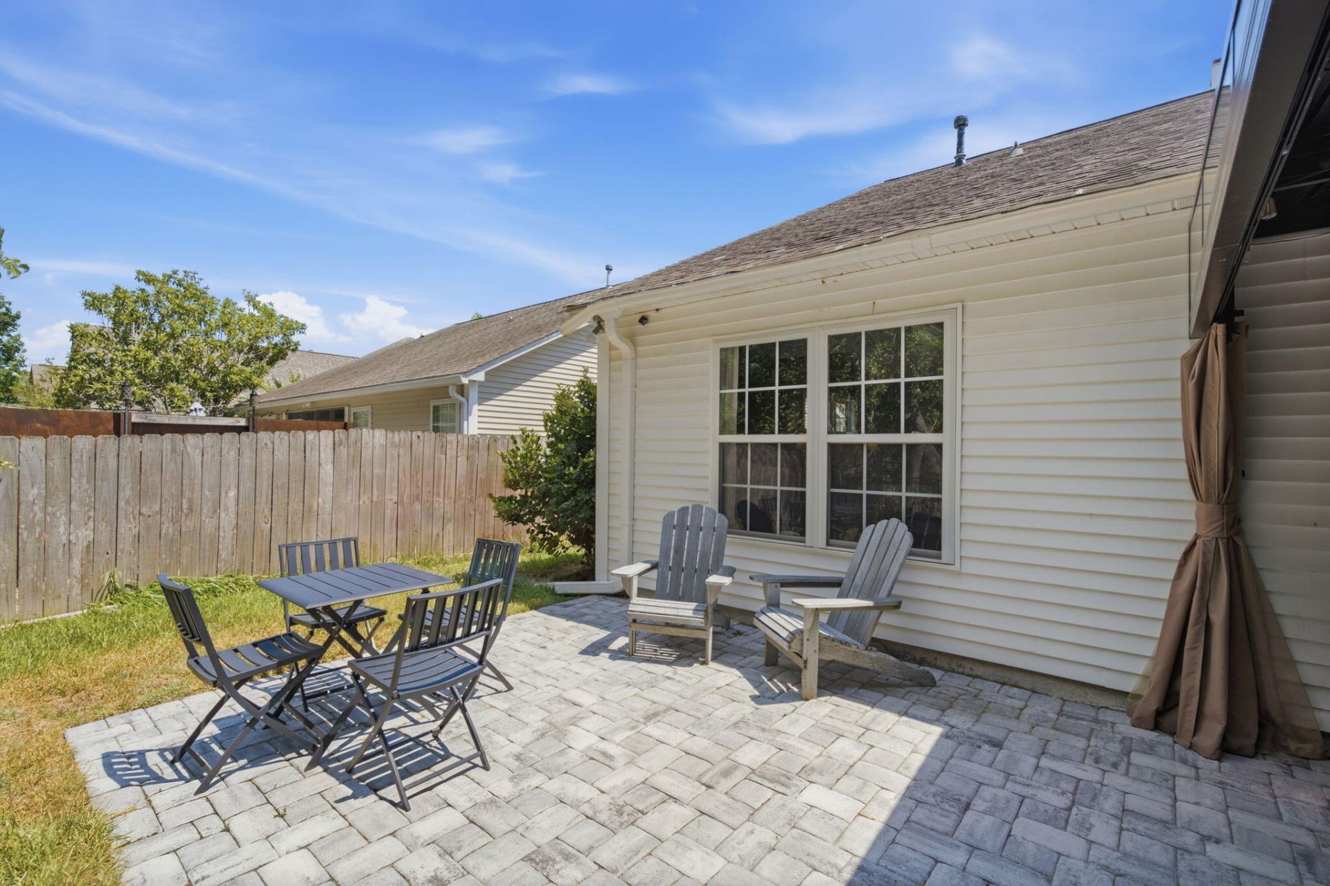 1572 Wellesley Circle Photo 32