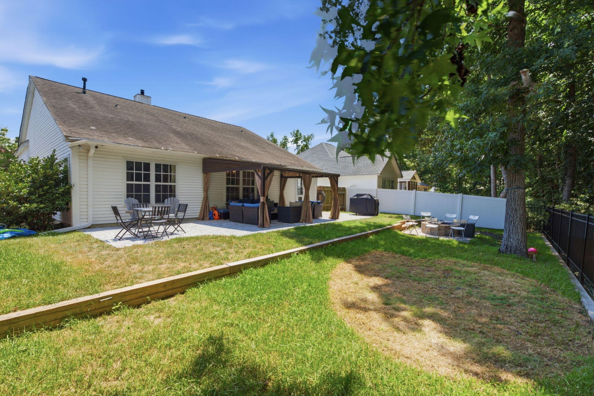 1572 Wellesley Circle Photo 34