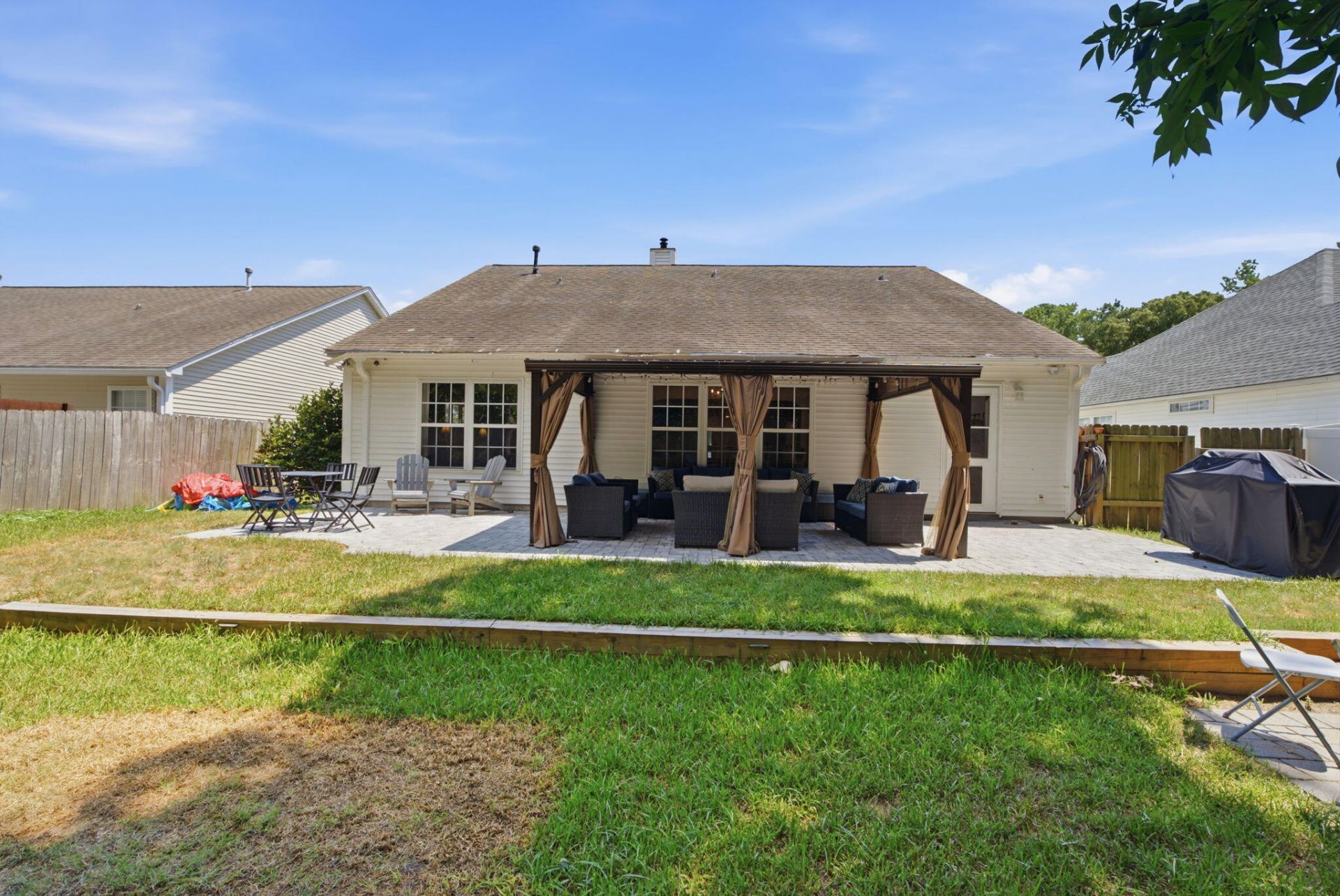 1572 Wellesley Circle Photo 35