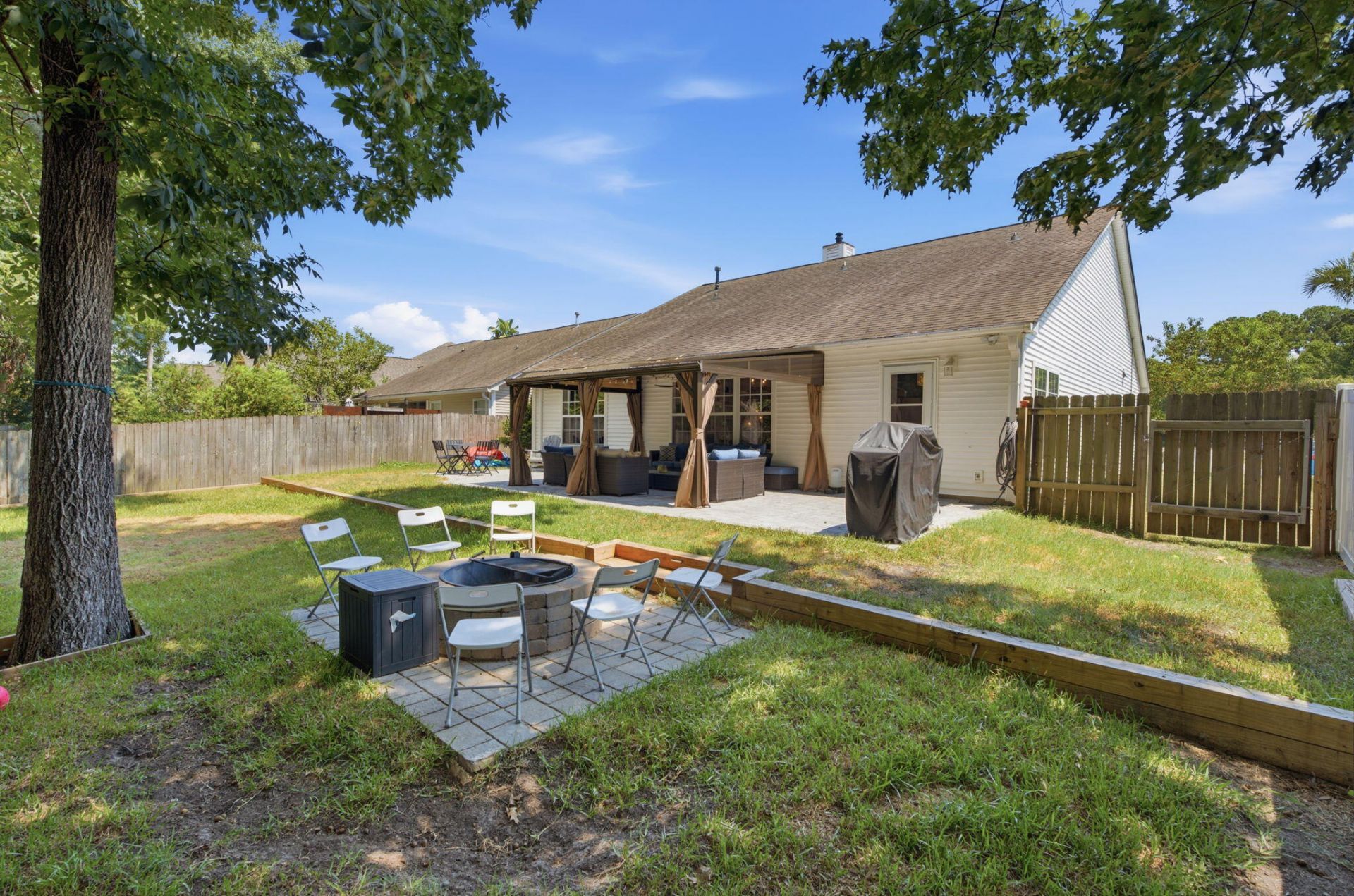 1572 Wellesley Circle Photo 37