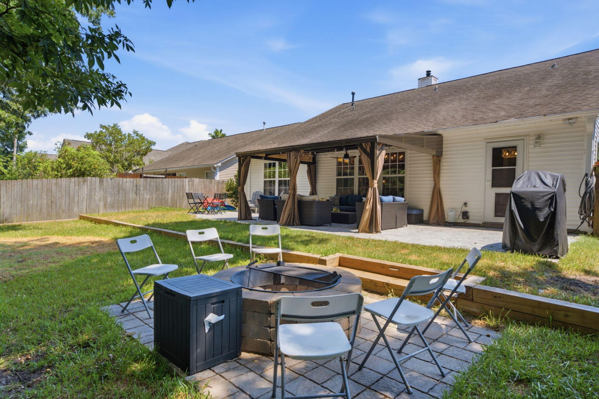 1572 Wellesley Circle Photo 38