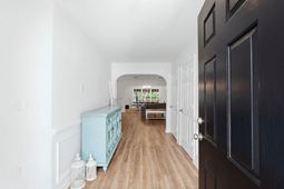 1572 Wellesley Circle photo 4