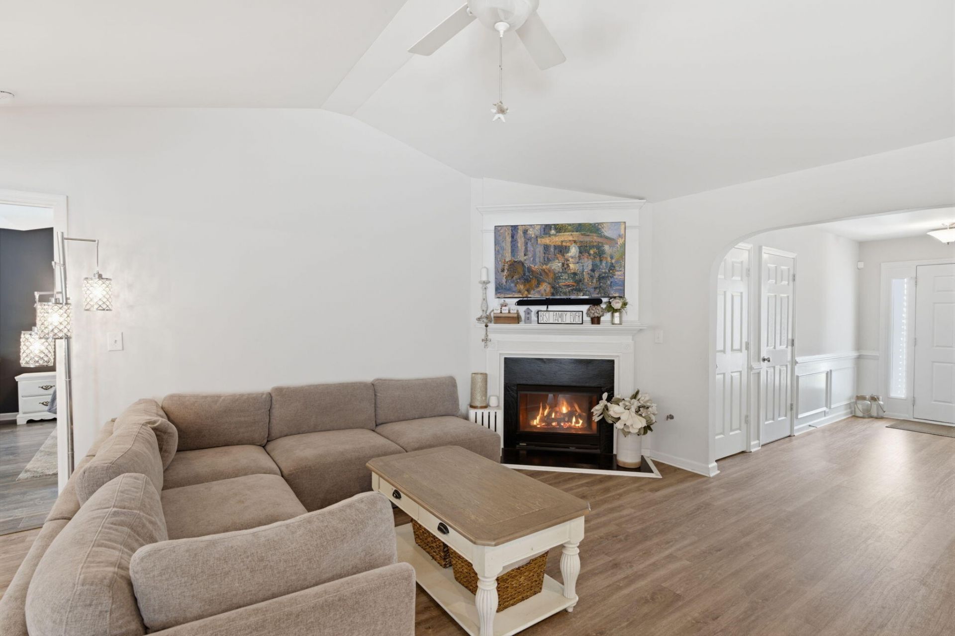 1572 Wellesley Circle Photo 5