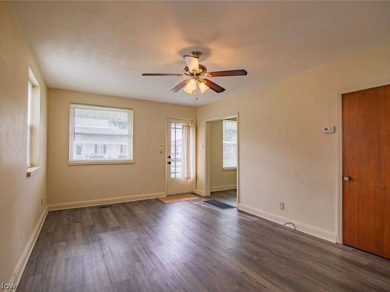 807 Florence Street, Belpre, OH 45714 Photo 6