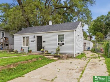 5321 N 33rd Avenue, Omaha, NE 68111