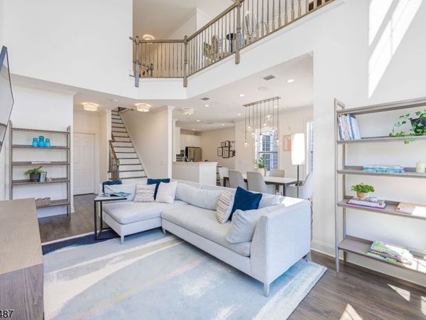 115 Aspen Dr, Cedar Grove, NJ 07009