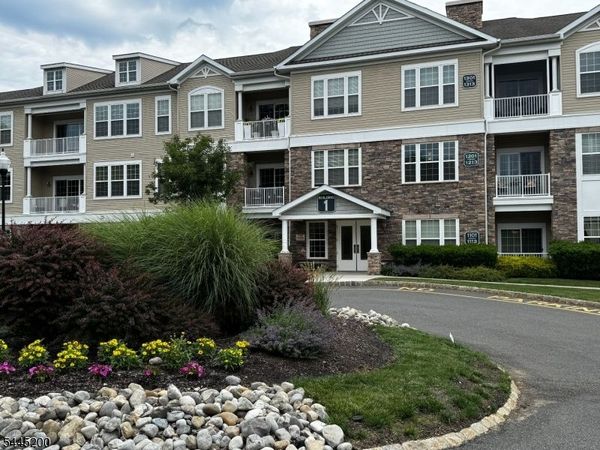1305 Hale Dr, Rockaway, NJ 07885