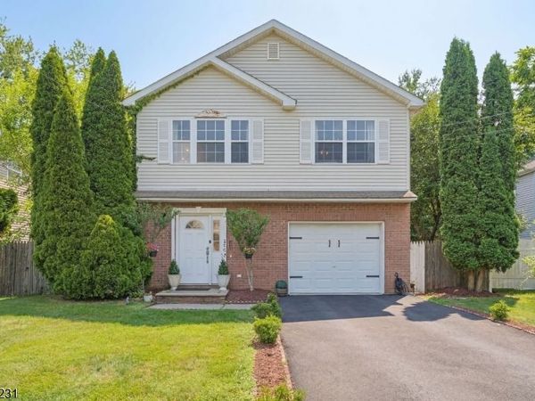 2402 Hamlette Pl, Scotch Plains, NJ 07076