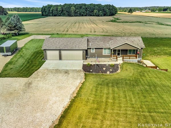 2256 S Cochran Road, Charlotte, MI 48813