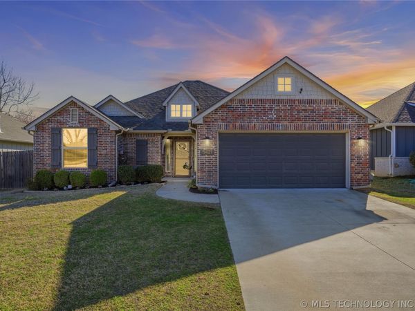 5421 Skylane Drive , Sand Springs, OK 74063