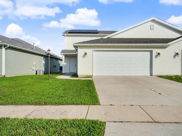 3314 Boulder Ridge Drive , Champaign, IL 61822