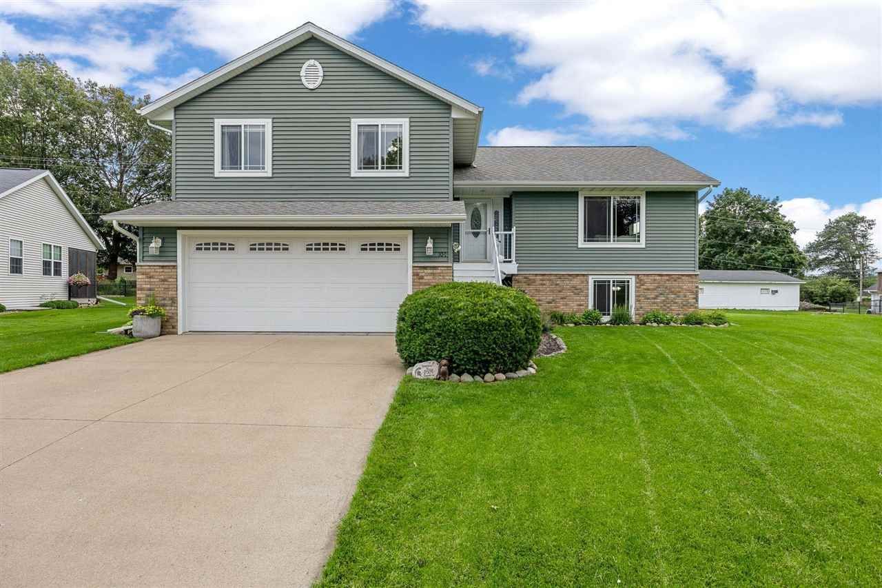 104 Kleopfer Ave, Riverside, IA 52327 Main Photo