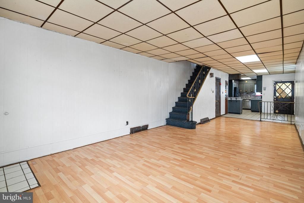 6217 Grays Avenue, Philadelphia, PA 19142 Main Photo