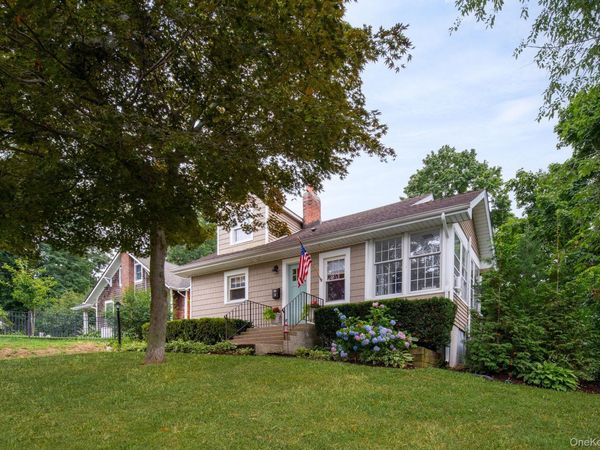 26 Fairmount Street , Huntington, NY 11743