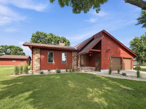 1017 9th Street, Gaylord, MN 55334