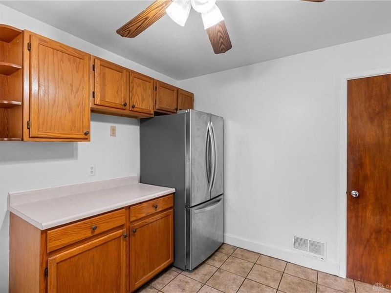 537 Lewis Drive, Fairborn, OH 45324 Photo 14