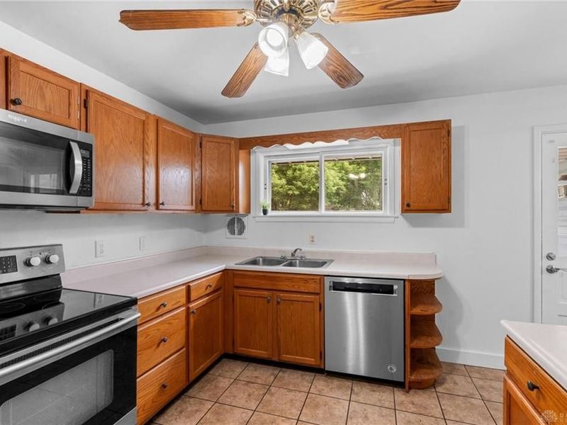537 Lewis Drive, Fairborn, OH 45324 Photo 15