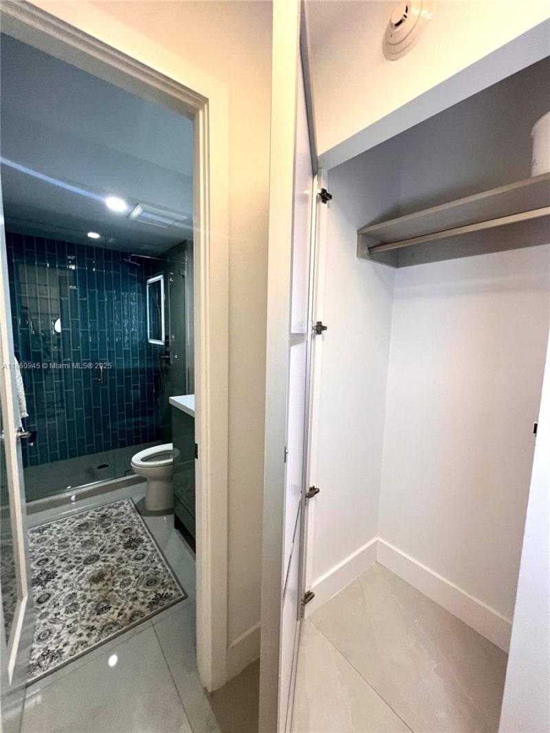 100 Bayview Dr , Unit 1524, Sunny Isles Beach, FL 33160 Photo