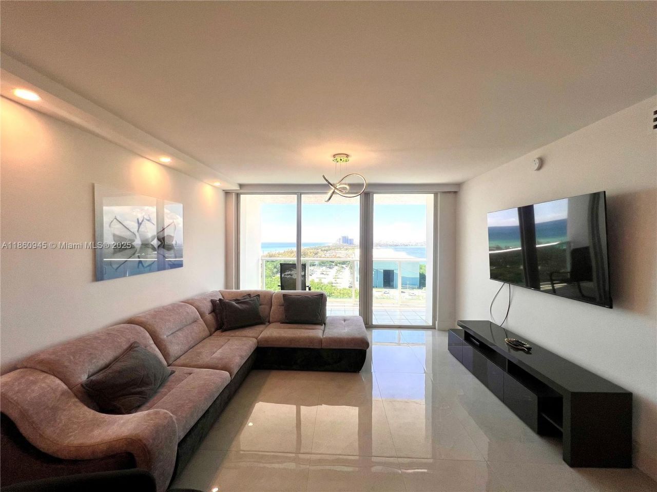 100 Bayview Dr , Unit 1524, Sunny Isles Beach, FL 33160 Photo