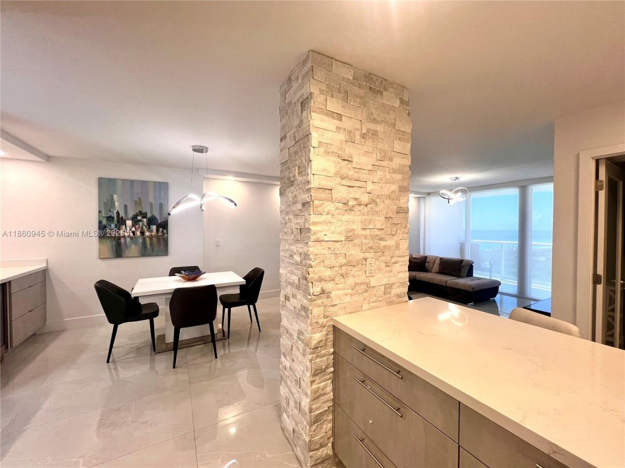 100 Bayview Dr , Unit 1524, Sunny Isles Beach, FL 33160 Photo
