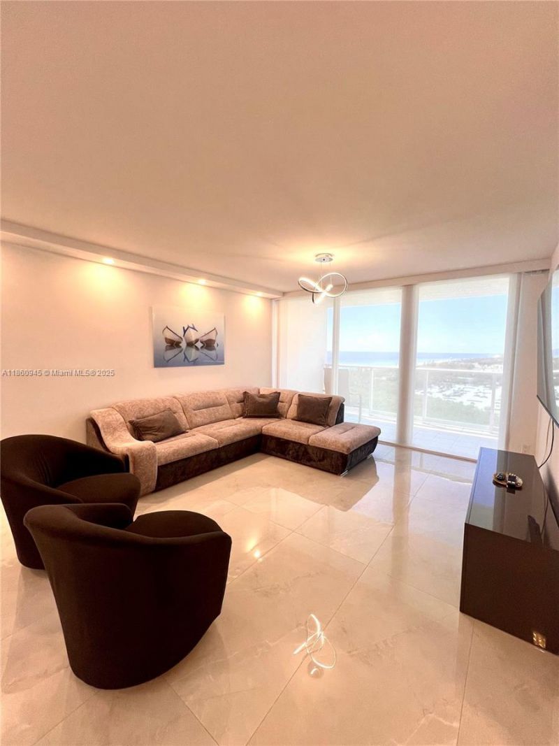100 Bayview Dr , Unit 1524, Sunny Isles Beach, FL 33160 Photo